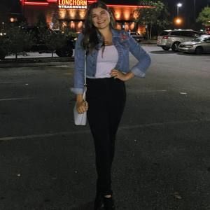 Meet your Posher, Laura